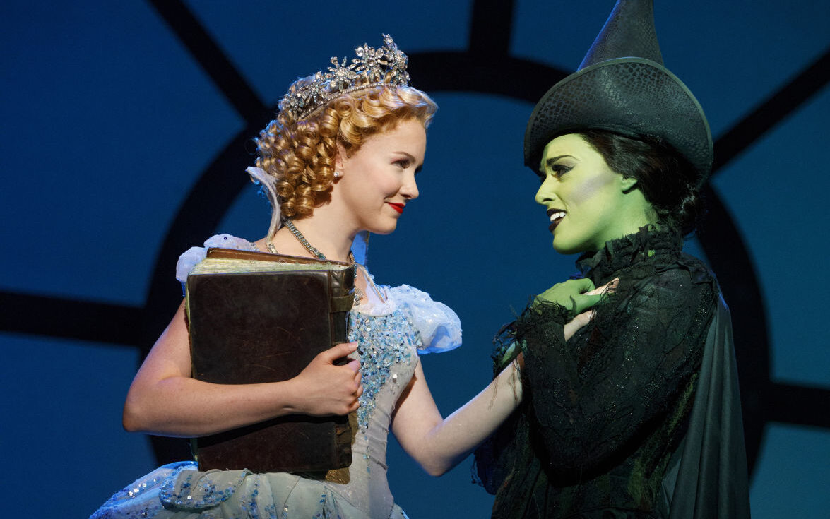 glinda and elphie singing for good